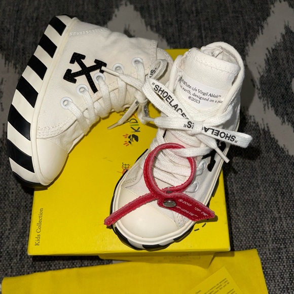 Off white size 24 toddler unisex. - Picture 2 of 6